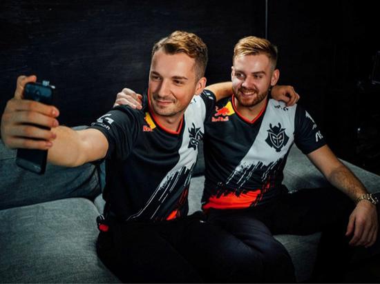 中二天才Aspas的传奇决斗与深情故事